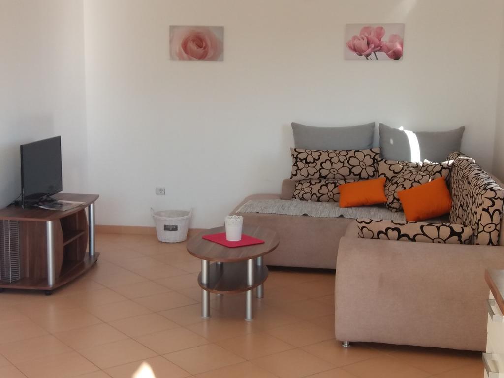 Apartments Next To Sea Maris نوفاليا المظهر الخارجي الصورة